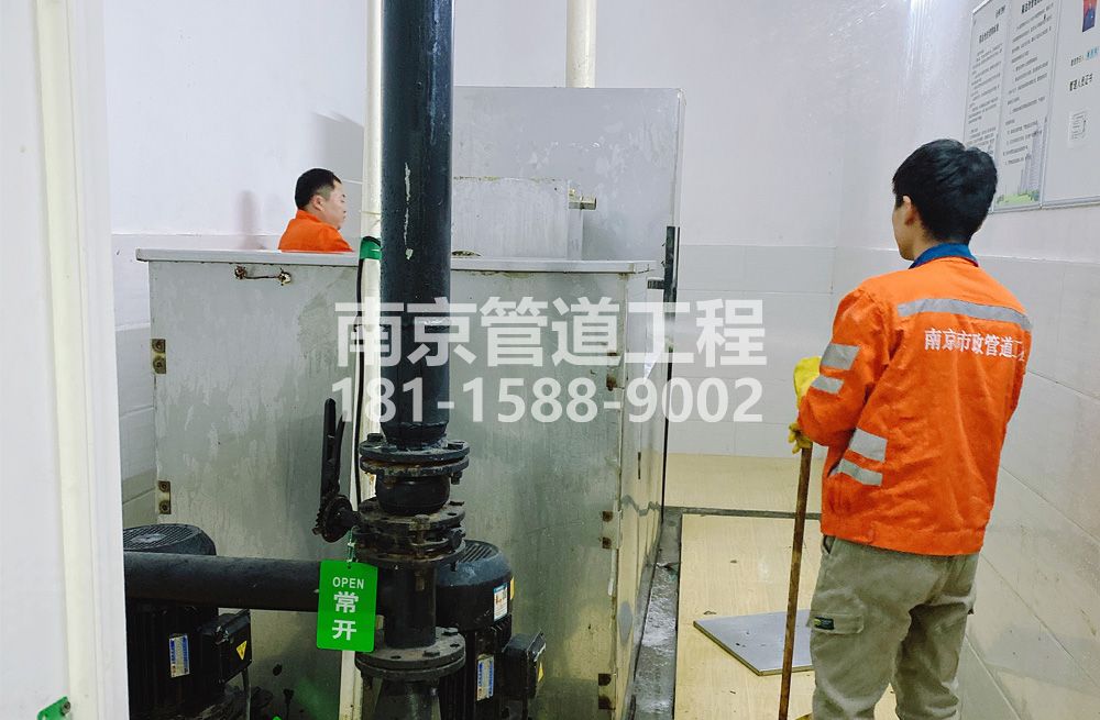 302水西门隔油设备清洗